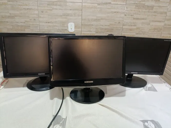 Kit 3 Monitores (Samsung + Positivo) - Funcionando - Ótimo para Escritório ou Revenda