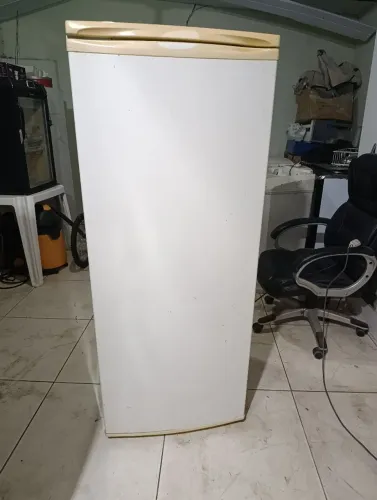Vendo uma geladeira funcionando perfeitamente bairro nova Almeida serra 