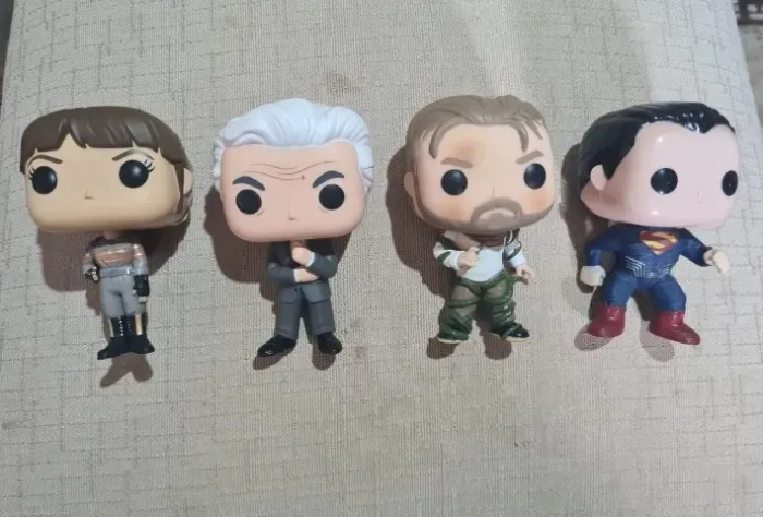 lote 4 bonecos Funko Pop Original - Superman, Stranger Things, Ghostbusters - Loose