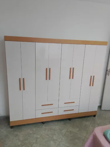 Guarda roupa 8 portas 4 gavetas 