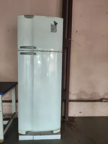 Geladeira Duplex Branca Eletrolux Cycle Defrost 