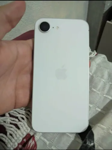 iPhone 16e