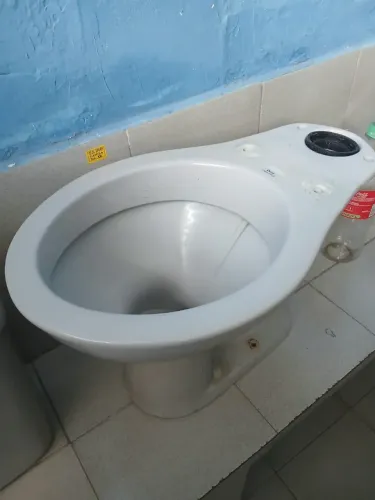 Vaso Sanitário com Caixa Acoplada Deca (Detalhe na Caixa)