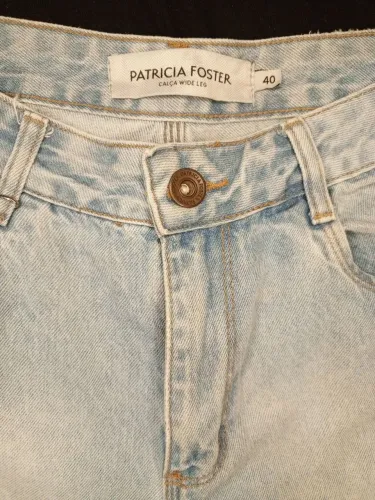 Calça Jeans Wide Leg com Fenda Lateral