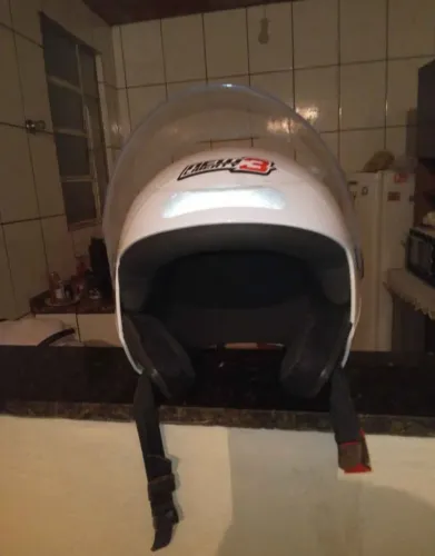 Capacete