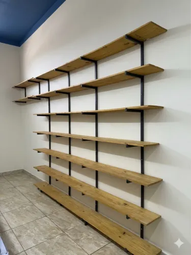 Estante Modular de Parede em Estilo Industrial