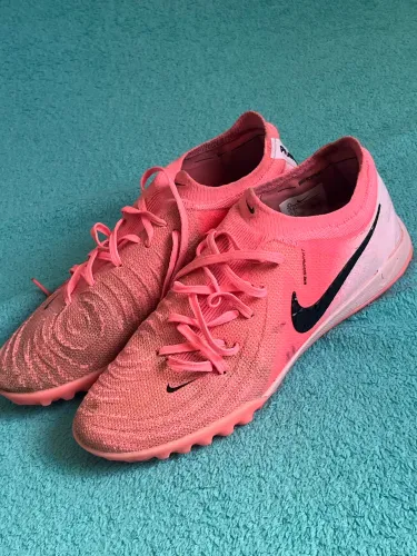 Nike Phantom GX / Society Rosa e Preto