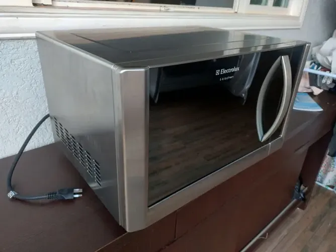 127 VOLTS TODO EM ACO INOX NOVÍSSIMO 