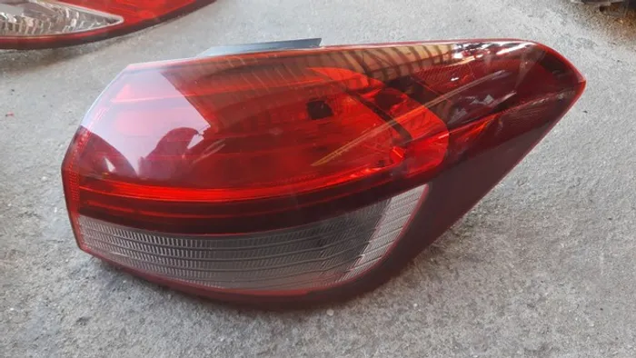Lanterna do Kia Cerato