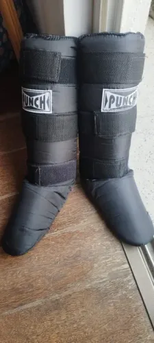 Protetor de canela Punch - adulto