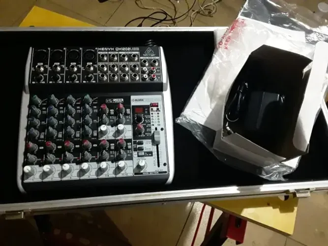 Mesa Som Behringer Xenyx Qx-1202 USB Com Efeitos Nova! Sem Uso Algum !!