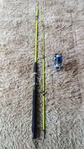 Vara de pesca com molinete nova