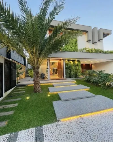 Jardim com Palmeiras e Paisagismo Moderno