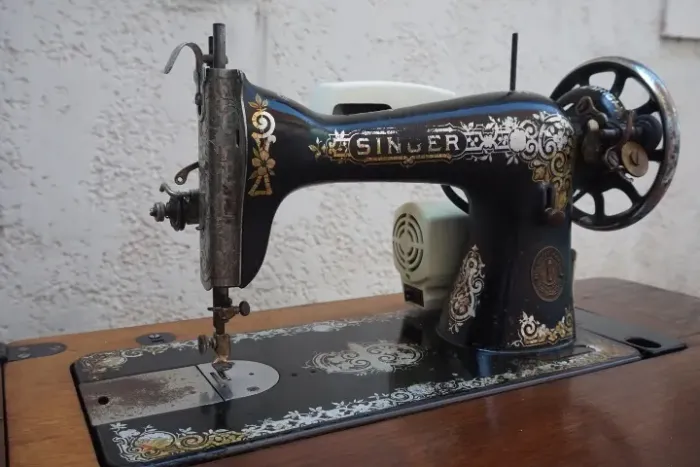 Máquina de Costura Singer Antiga Ano 1924 com motor elétrico