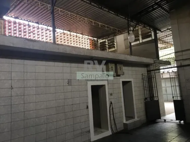 Casa Comercial/Industrial de 198m² no bairro de Todos os Santos - RJ