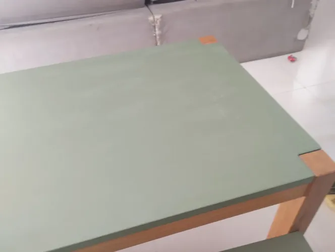 Mesa de madeira para cozinha