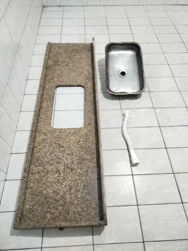 Pia de Mármore com Cuba e Cifão