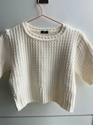 Blusa Tricot Cropped Off White NV Moderna e Sofisticada
