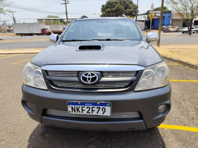 Hilux SW4 SRV 4x4 3.0 Dies. Aut 2008