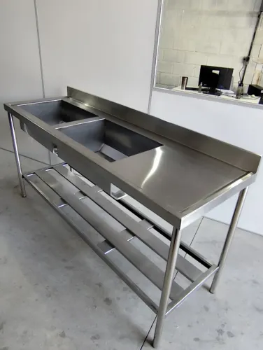 Pia Inox 1,80m com dois bojos e prateleira inferior