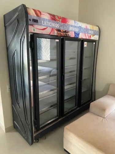 Geladeira expositora polar