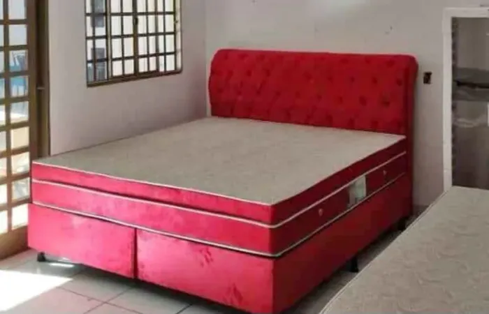 Cama Box Queen Vermelha com Cabeceira Estofada