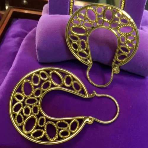 Par de Brincos de Ouro Amarelo com Desenhos Vazados