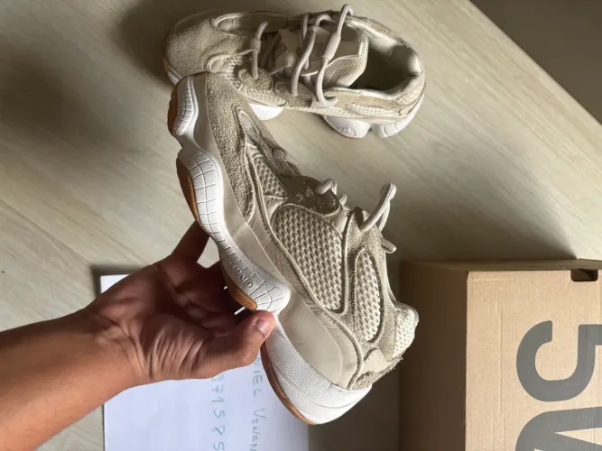 Tênis adidas Yeezy 