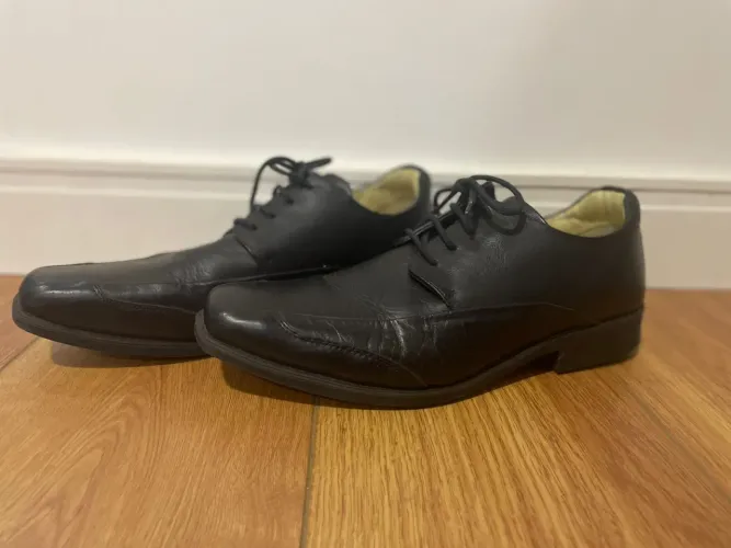 Sapato Sociai de Couro Preto Marca CNS Tamanho 40