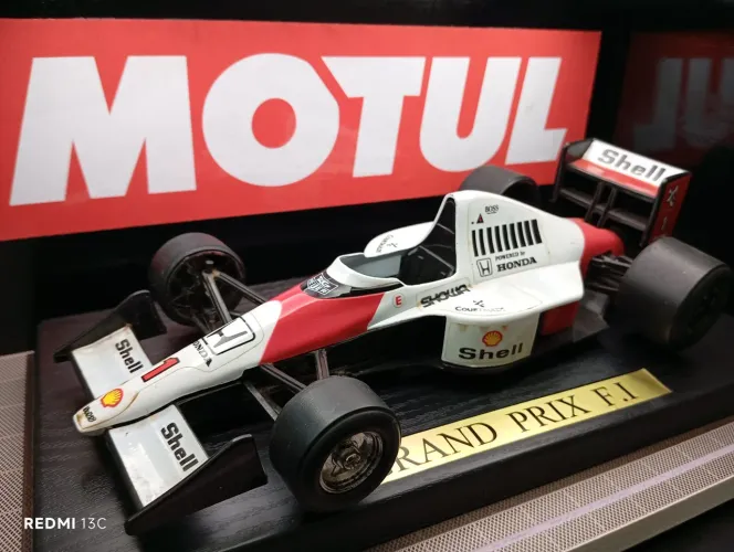 Rara Miniatura McLaren MP4/6 F1 Team #1 Ayrton Senna - escala 1/18