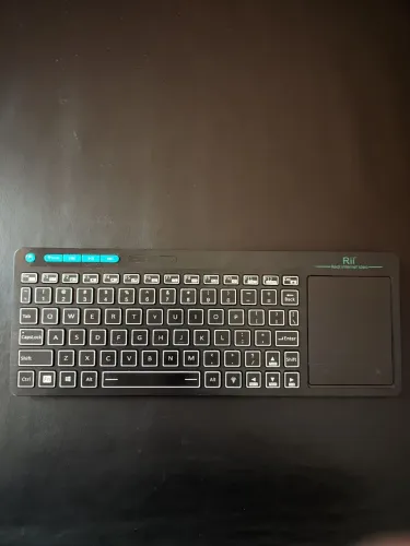 Teclado iluminado sem fio WI-FI 2.4 GHz e Bluetooth com Touchpad
