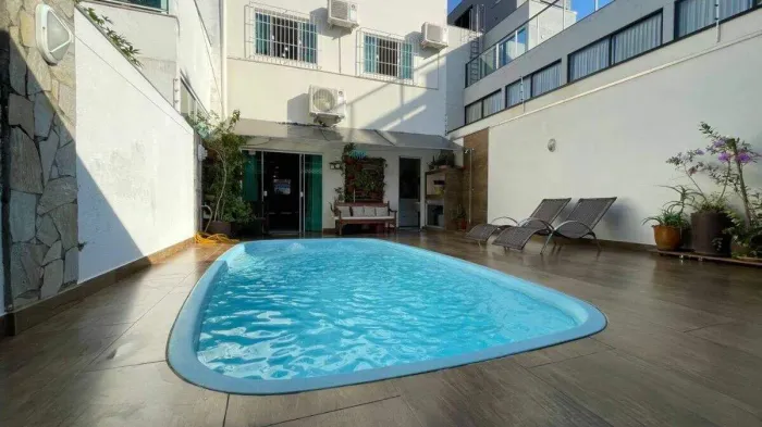 Casa com 03 quartos à venda,Praia dos Amores, Balneário Camboriú, Santa Catarina