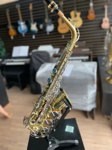SAX ALTO YAMAHA AS-100 LAQUEADO COM NÍQUEL (SEMINOVO) PARCELAMOS EM 10X S/ JUROS #029495