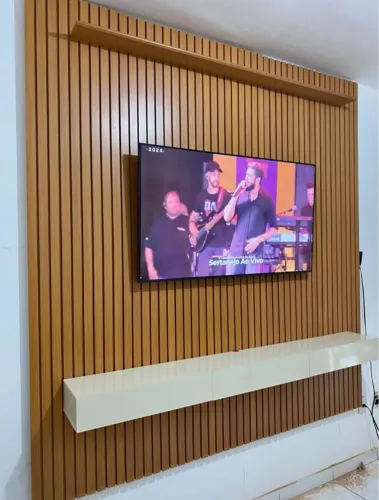 Painel ripado com nicho São Luís 