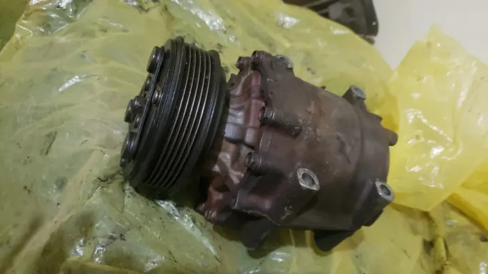 Motor Honda Civic 2003 sem virabrequim, com caixa de câmbio manual é mais algumas peças