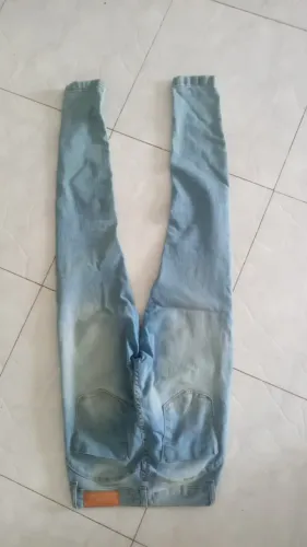 Linda calça jeans clara tamanho 44