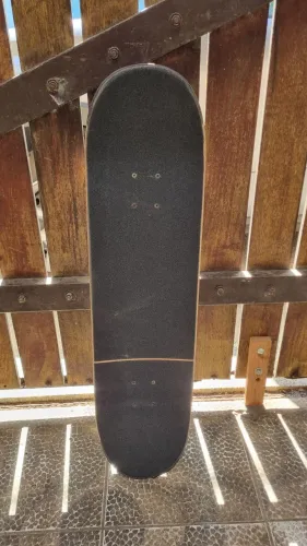 Skate completo Shape em maple 8.25 e Rolamentos ACE