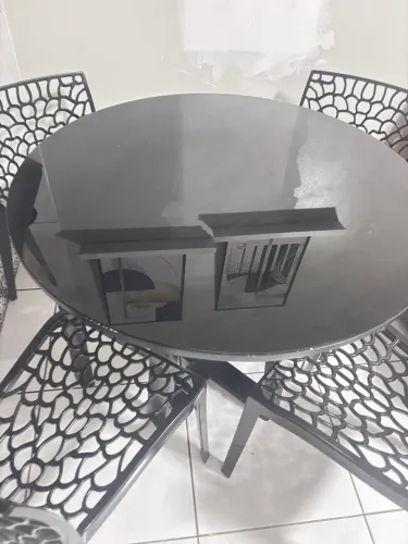 Mesa de Jantar Redonda Preta com 4 Cadeiras