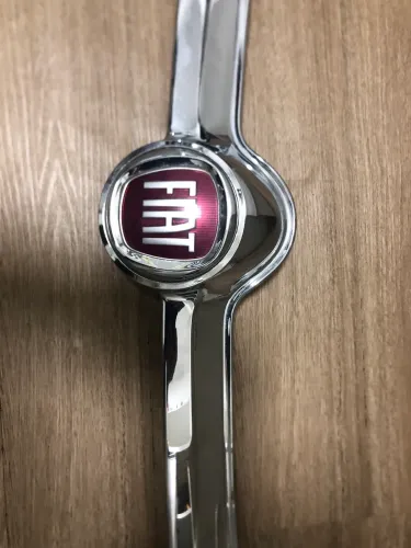 Acabamento Fiat toro cromado 