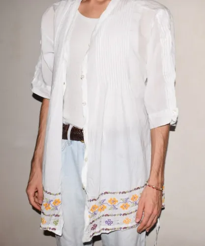 camisa tipo kimono branca com bordado tamanho g