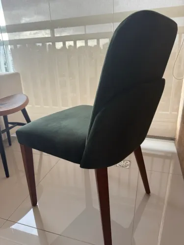 Cadeira Dunelli Original, Sofisticada e Impecável