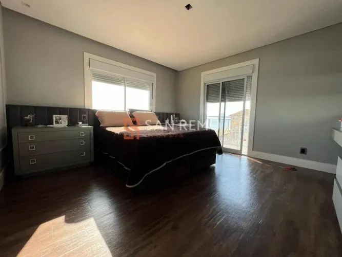 Balneário | Casa 4 quartos, sendo 2 suites