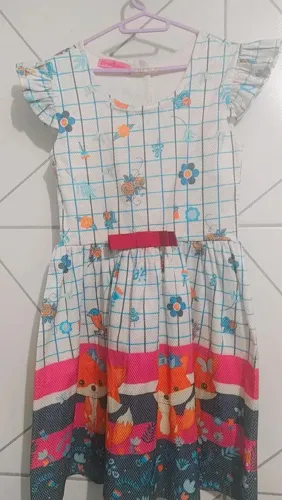 Vestido floral com babados na manga