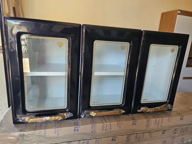 Armário de parede novo 