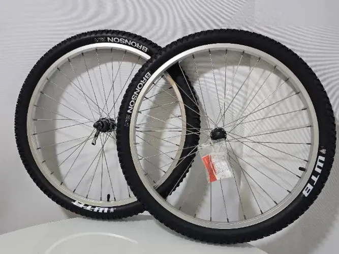 Jogo rodas vintage aro 26 - ARAYA + XTR + BRONSON + PILAR para MTB - Montain Bike. 
