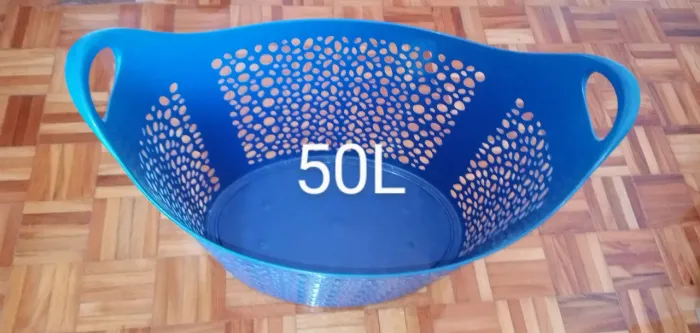 Cesta de Plástico Azul com Alças 50L