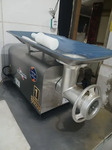 Vendo maquinarios de açougue 