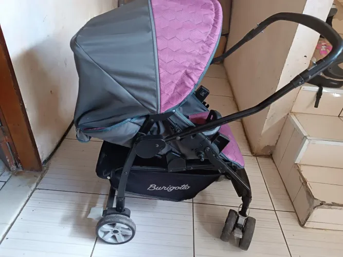 Carrinho de bebê Burigotto em ótimo estado