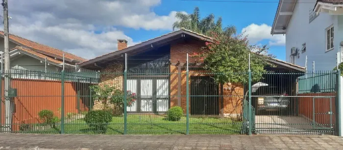 Oportunidade única!!! Linda, ampla e confortavel casa com 3 quartos em Lages/SC