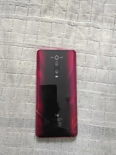 Traseira Xiaomi Mi 9TPro na hora
